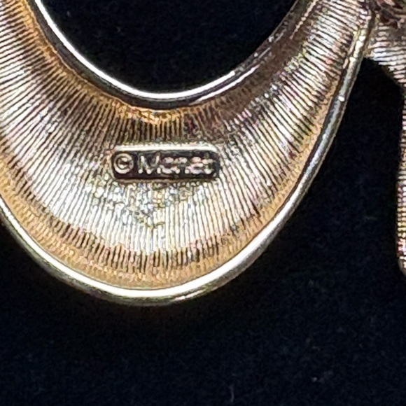 Monet Brooch Lot - Picture 7 of 7